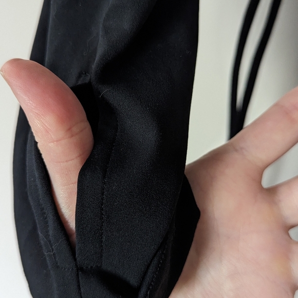 Sports top - Picture 2 of 5